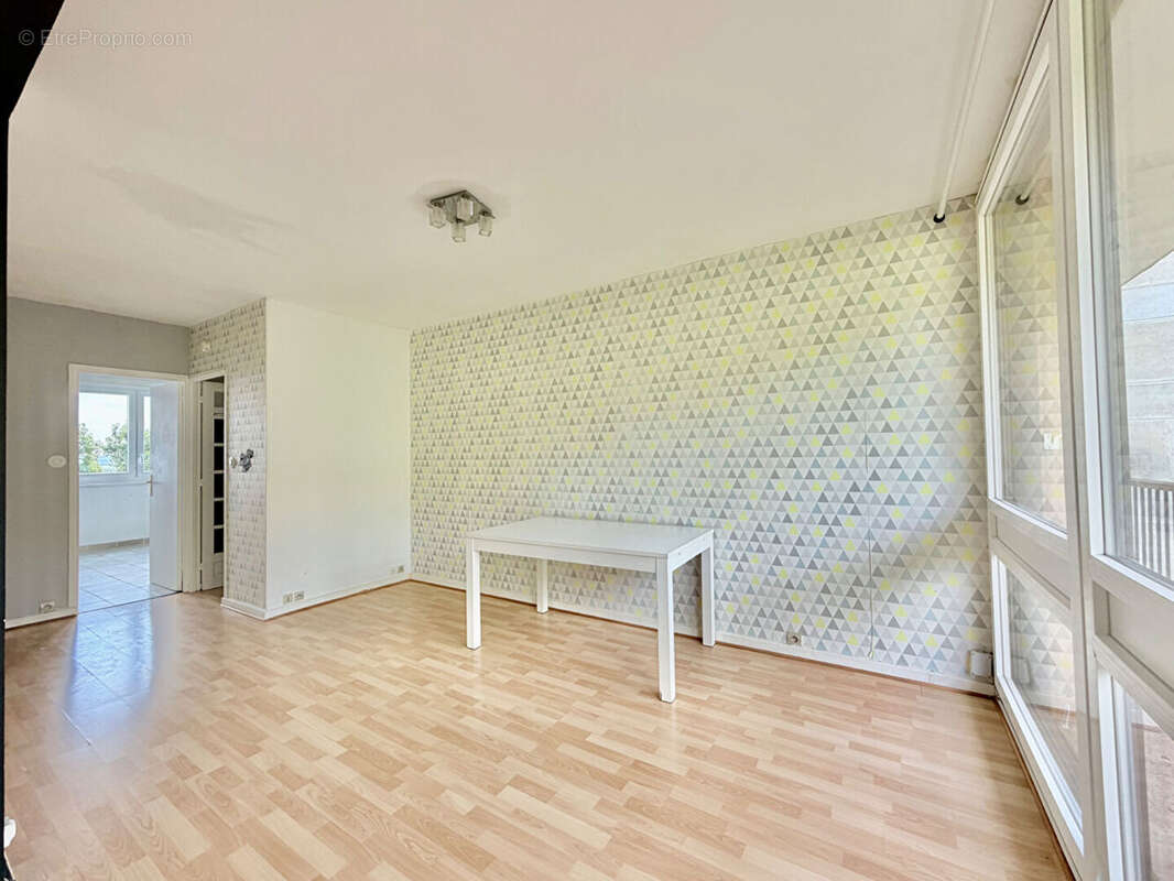 4 pièces 66 m² traversant sud - Balcon, 2 parkings - Fontenay-le-Fleury - photo 7