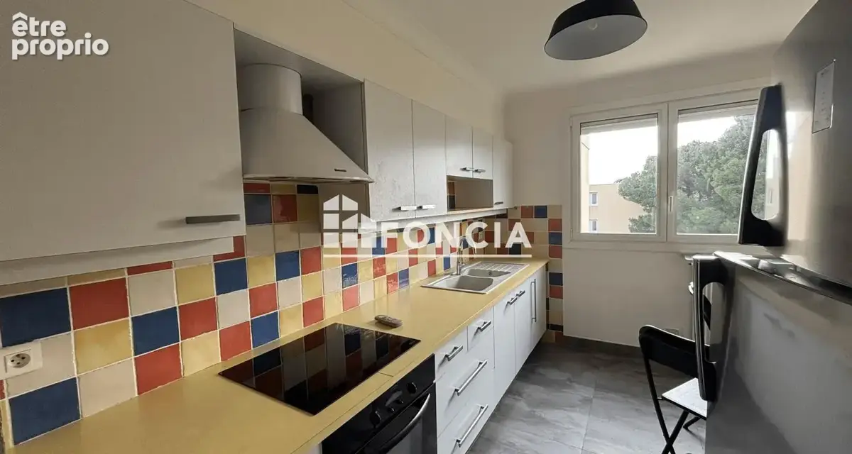 A vendre Beau T4 avec garage à Villeneuve-les-Avignon - photo 3