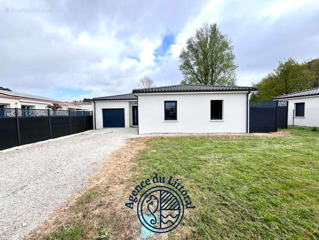 Maison à LES MATHES