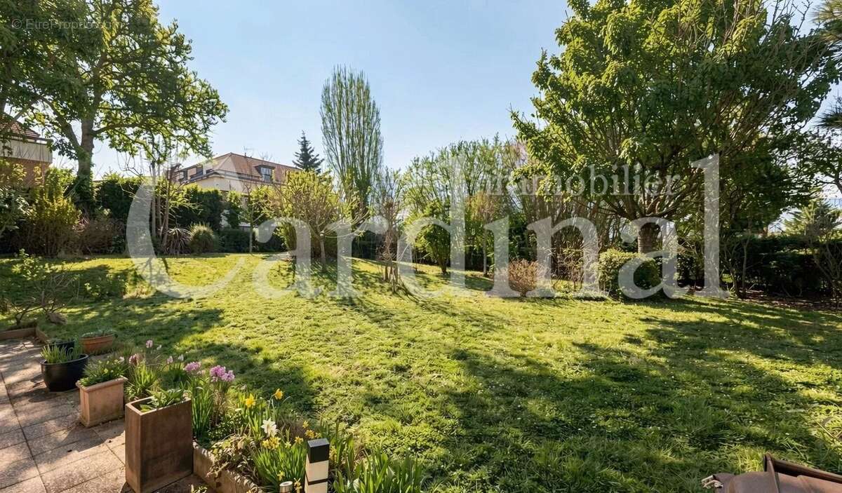 Appartement à NOISY-LE-ROI