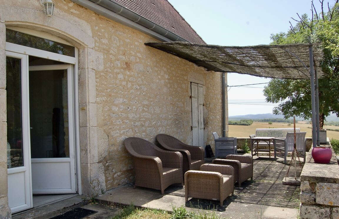 Maison en pierre rénovée accès de plain pied -  piscine   Calès 46350 - photo 3