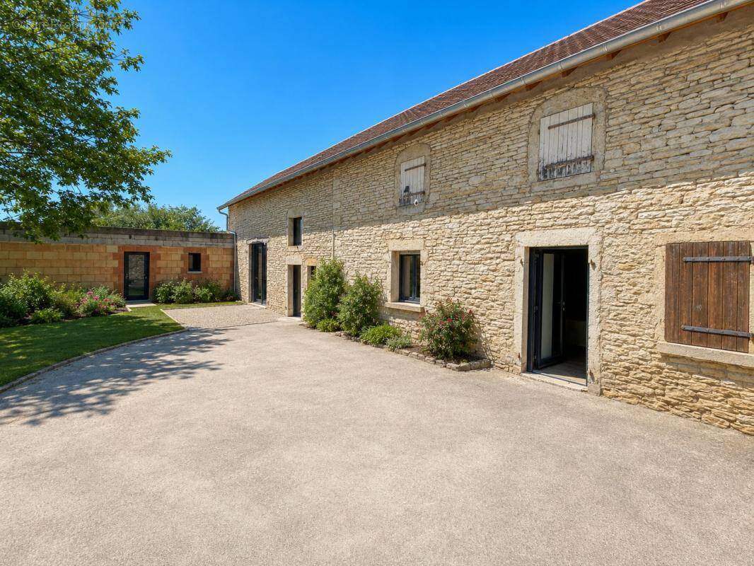 Maison à COURTENAY