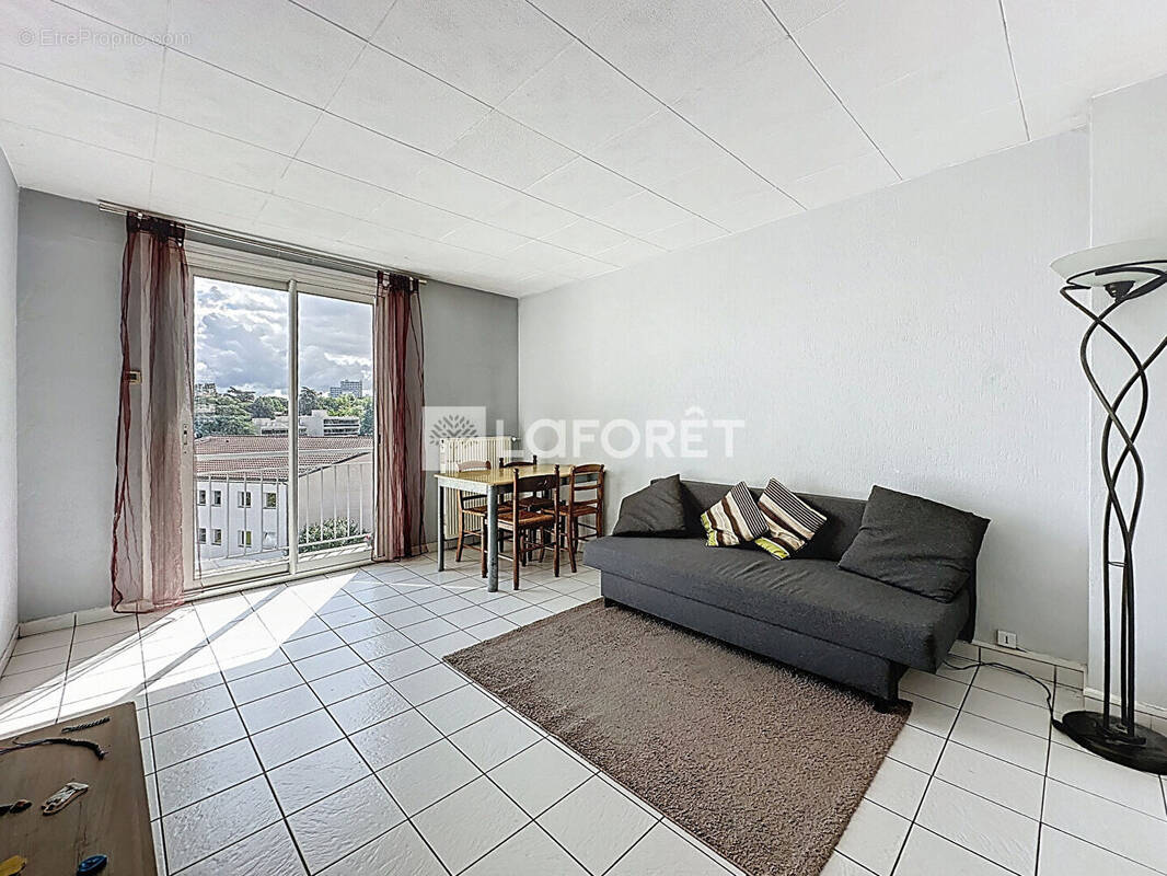 Appartement à TASSIN-LA-DEMI-LUNE