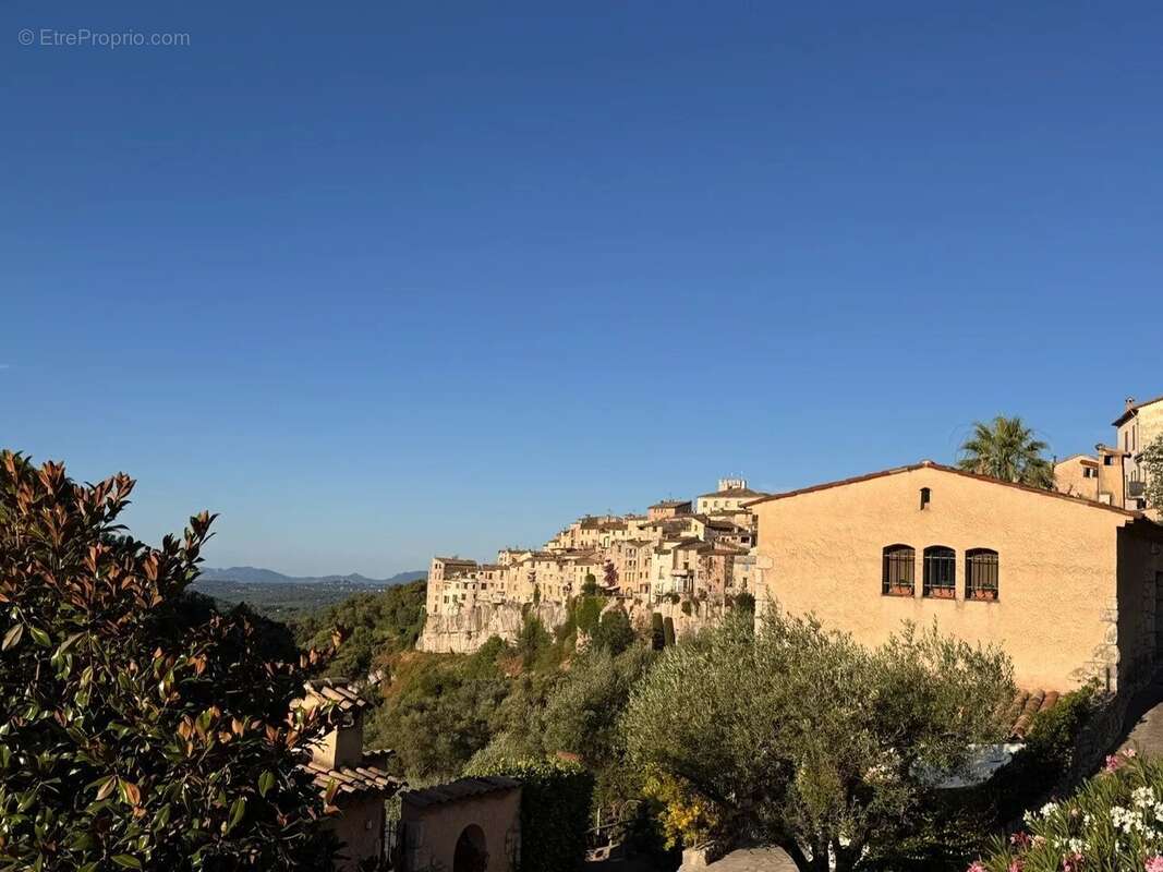 Maison à TOURRETTES-SUR-LOUP