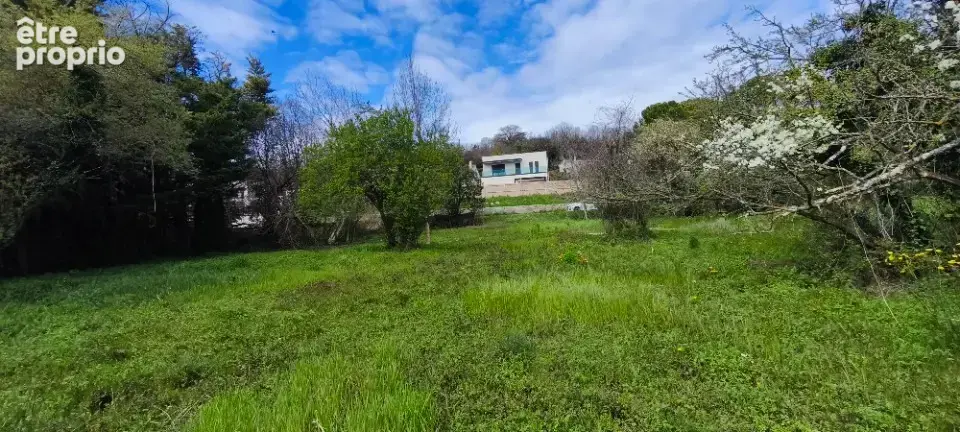 Terrain à MONTELIMAR