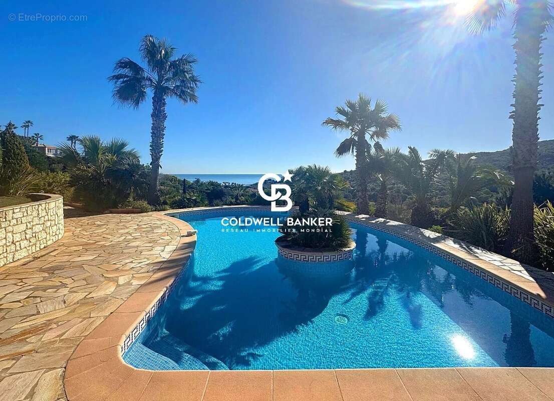 Maison à LES ISSAMBRES