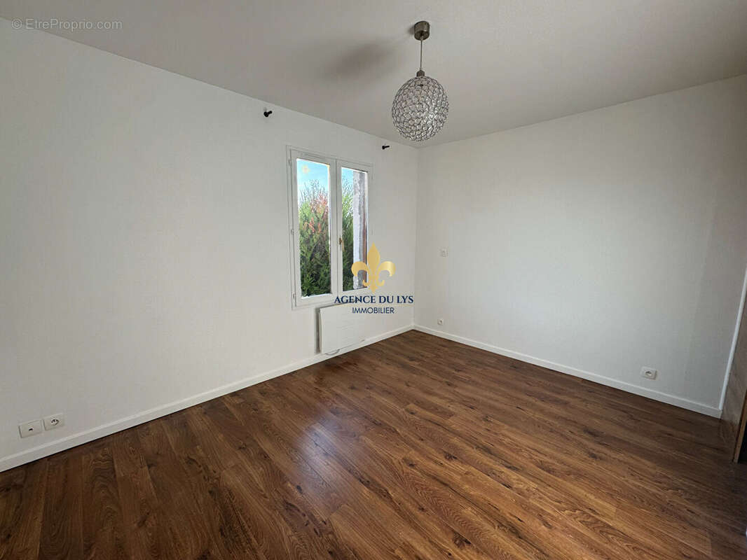 Appartement à LAMORLAYE