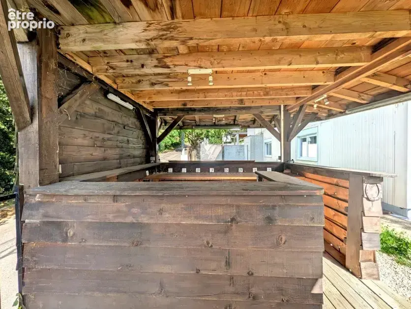 Maison de 160 m2 avec bureaux et locaux de stockage attenants de 110 m2 à Saint-Genis-Laval - photo 4