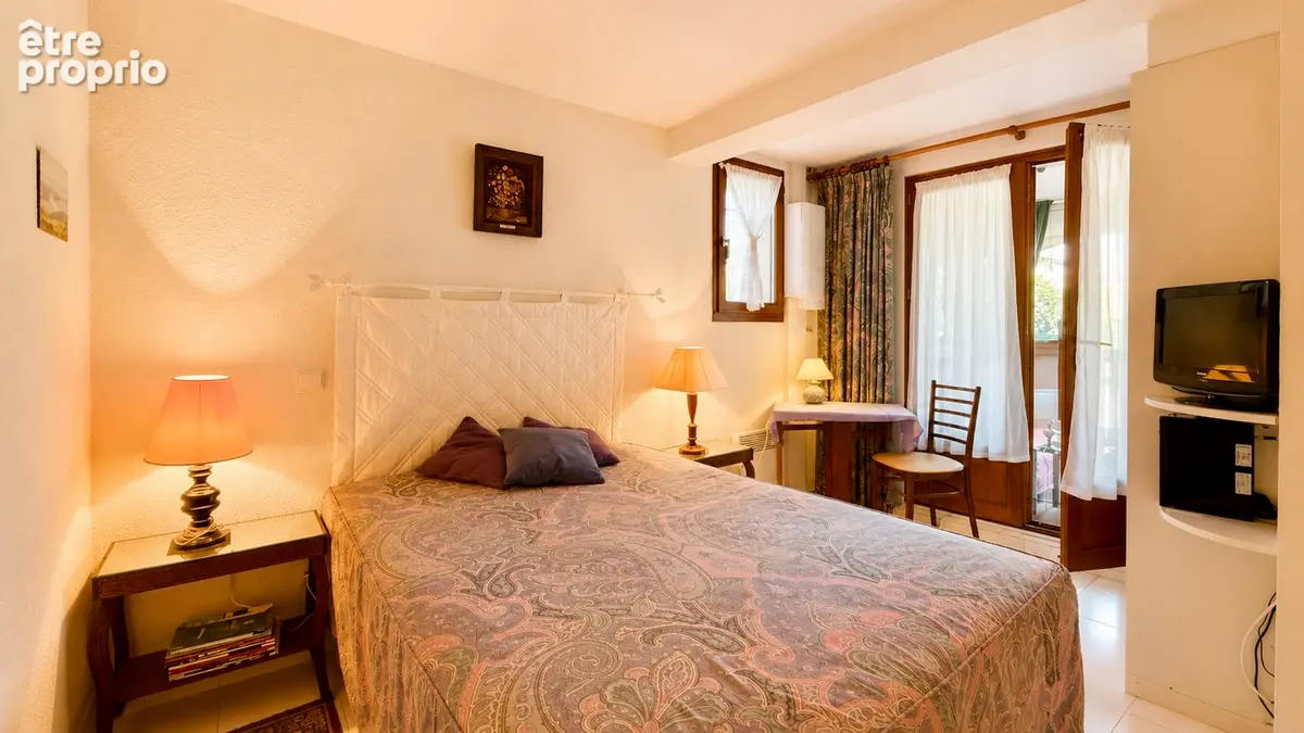 A vendre appartement 4 pieces de 75 m2, 3 chambres dans residence avec piscine - photo 13