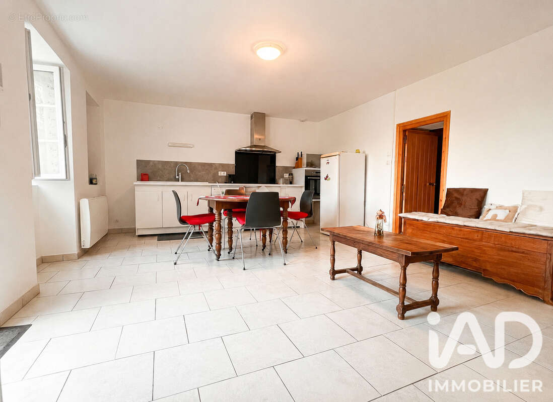Maison 67 m² à Raix  - photo 3