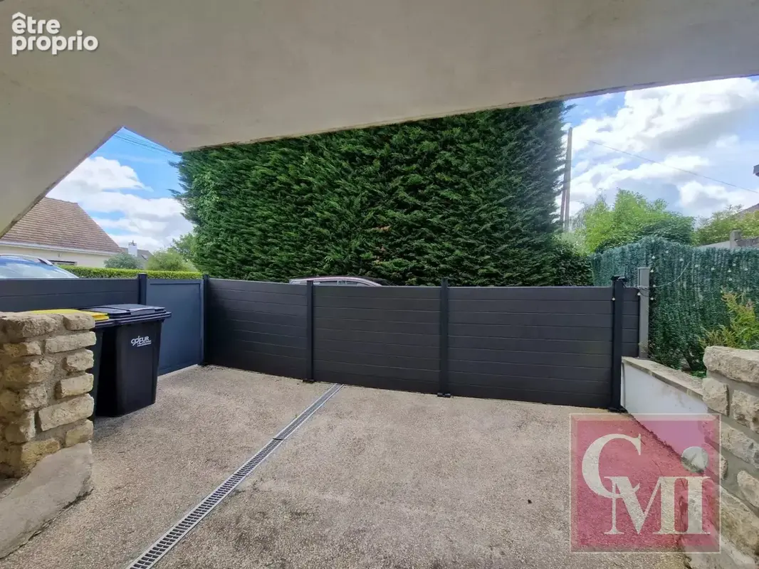 Appartement de plain-pied avec jardinet privatif ! - photo 2