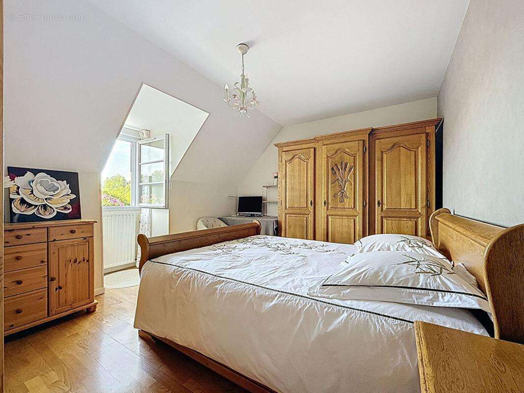 Maison à VERNEUIL-EN-HALATTE