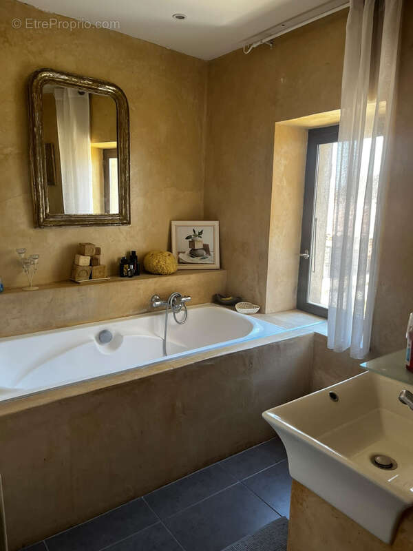 Maison de village de 160 m2  avec cour et terrasse - photo 17