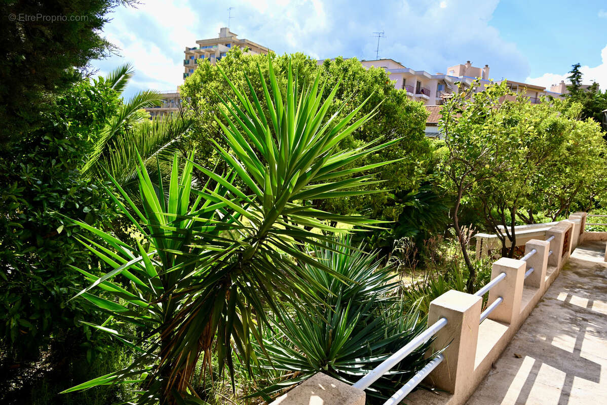 Maison à SAINT-LAURENT-DU-VAR