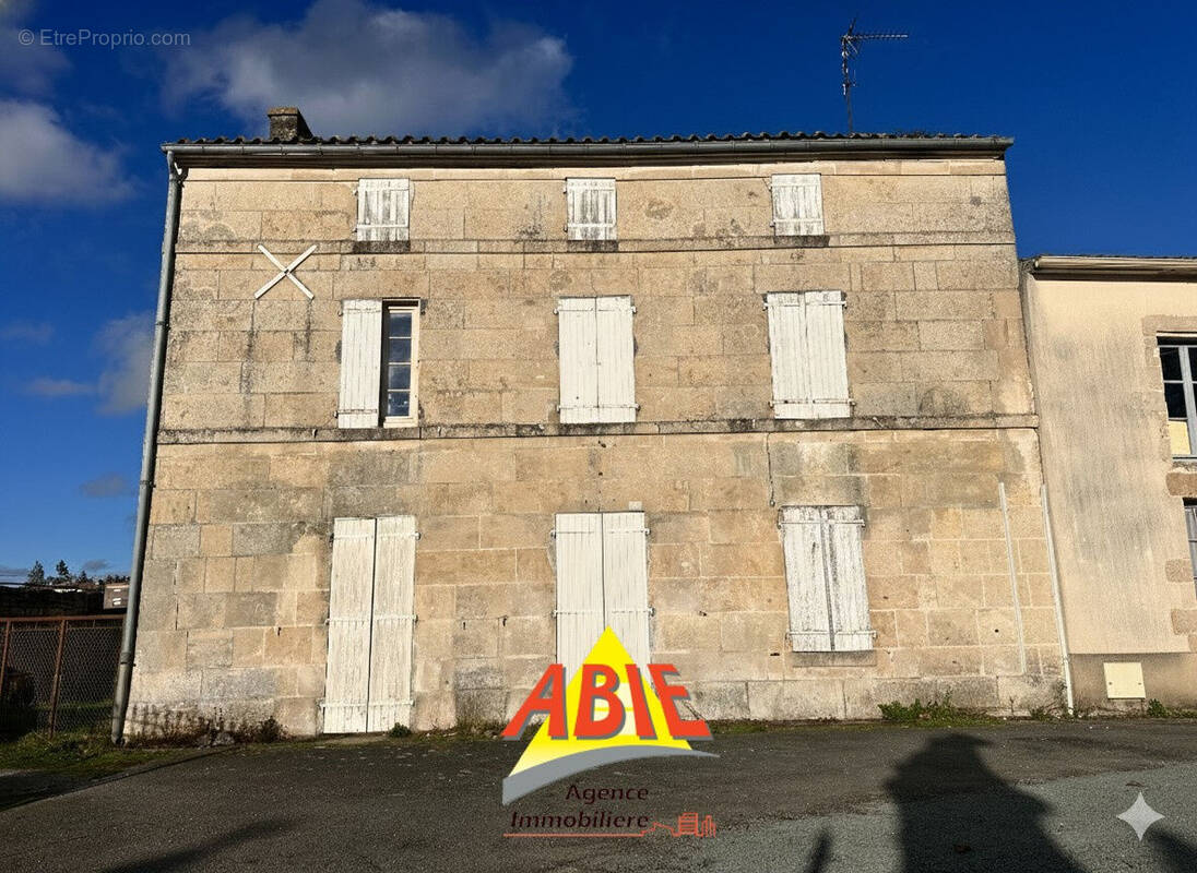 Photo 1 - Maison à BENET