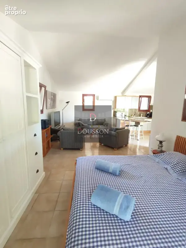Villa avec dépendances et terrain constructible à Saint-Siffret - photo 11