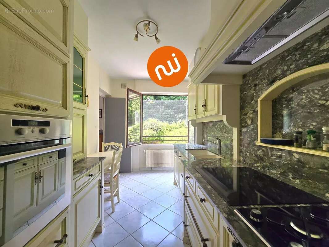 Appartement à CRAPONNE