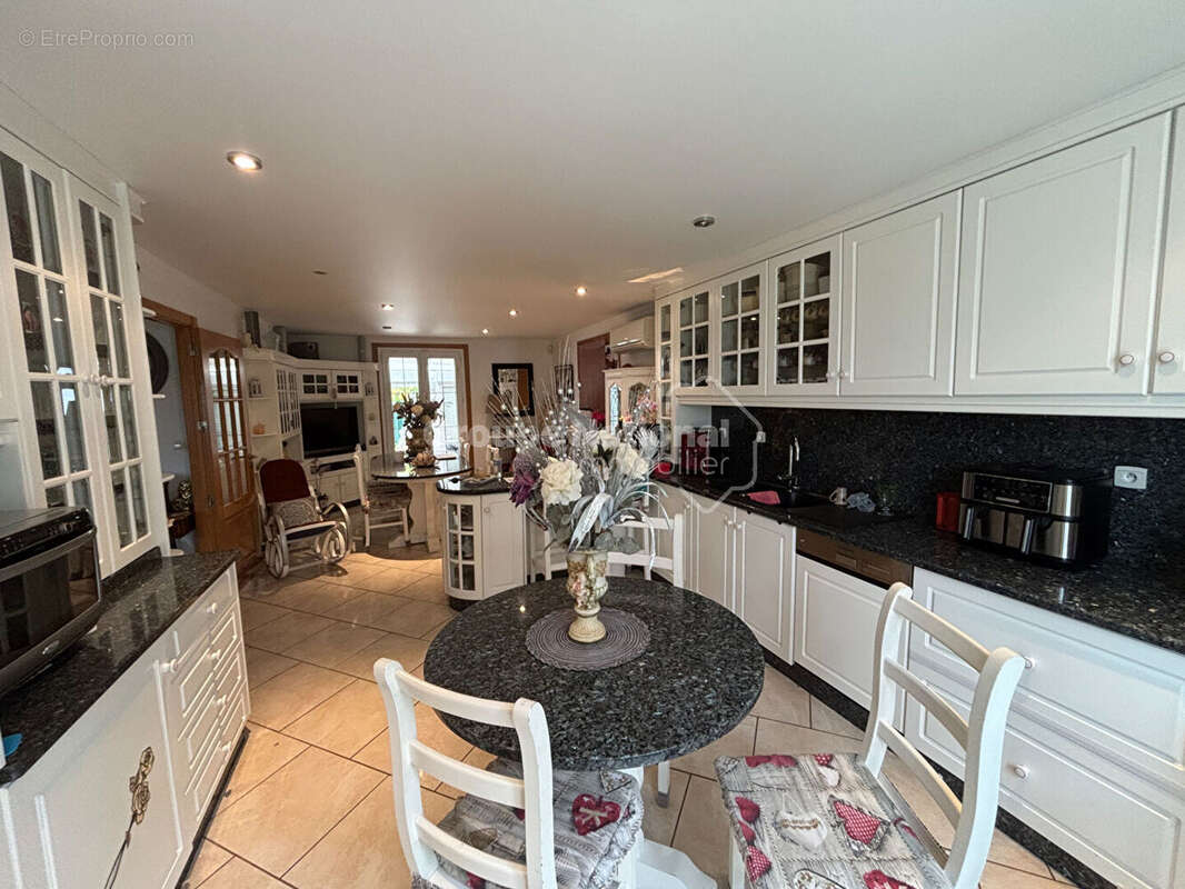 Maison à TRACY-LE-VAL