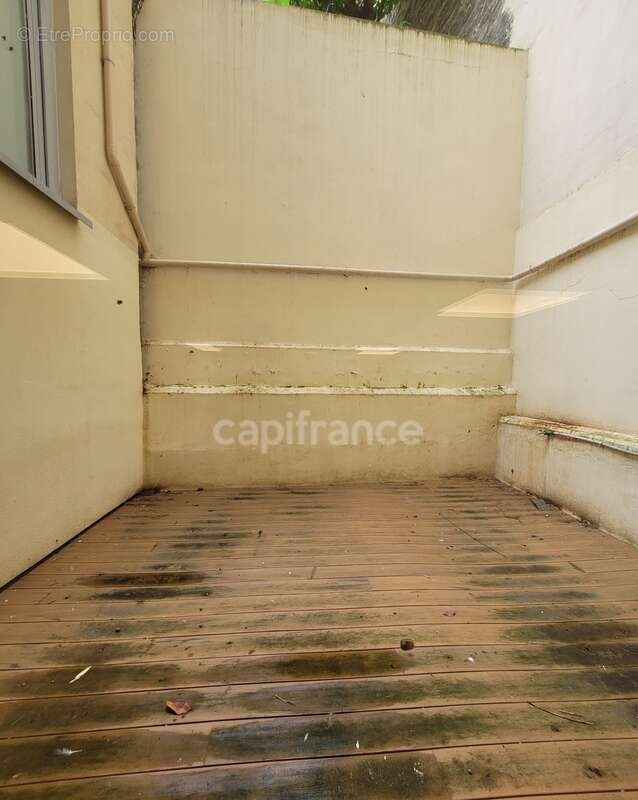 Dpt Paris (75), à vendre PARIS 15EME ARRONDISSEMENT Local commercial 200 m² - photo 7