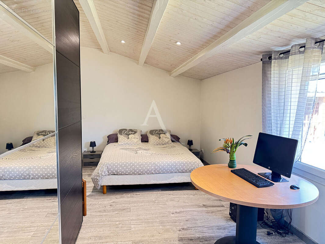 Maison à VOUILLE-LES-MARAIS