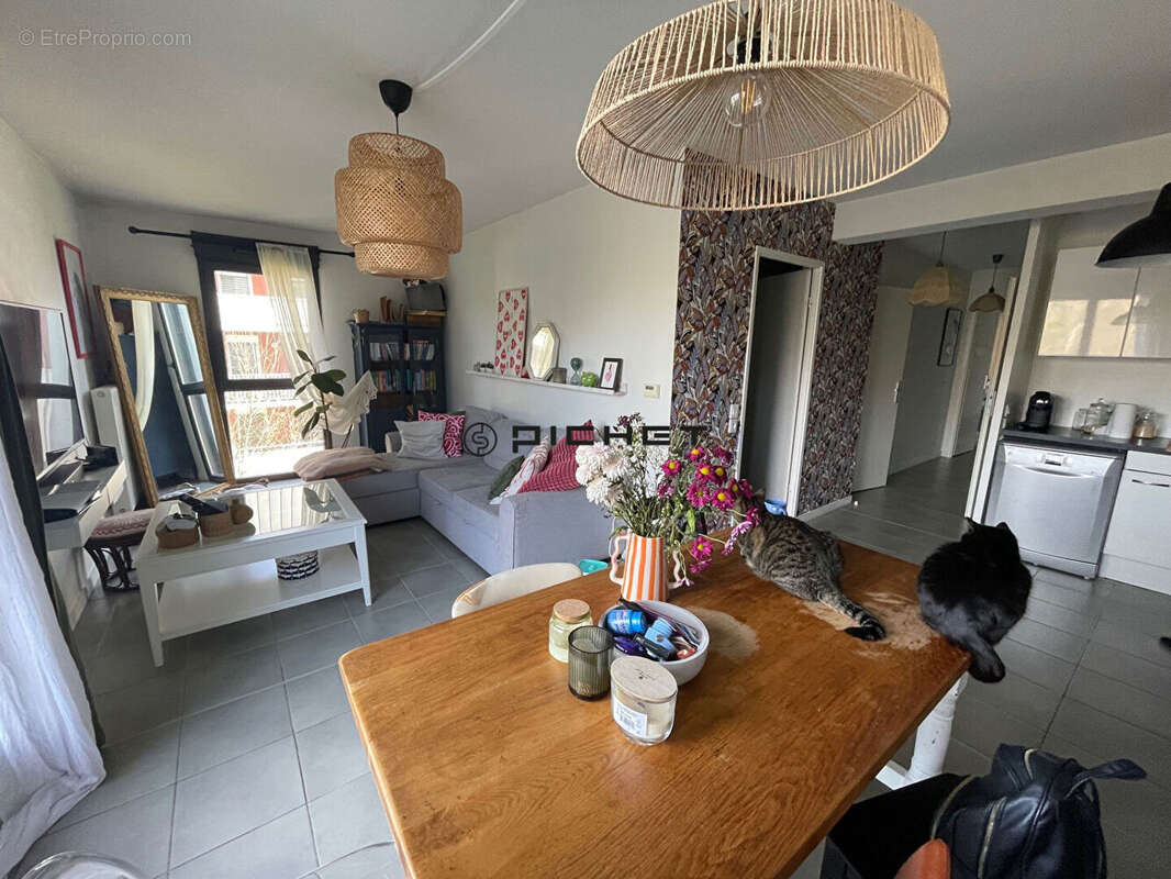 Appartement à LONS