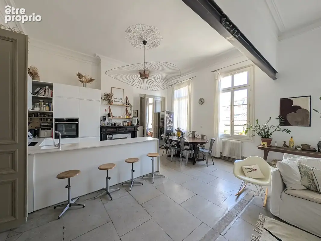 Bel appartement 5 pièces de 115 m2 + combles centre ville de Montpellier avec ascenseur et place de stationnem - photo 4