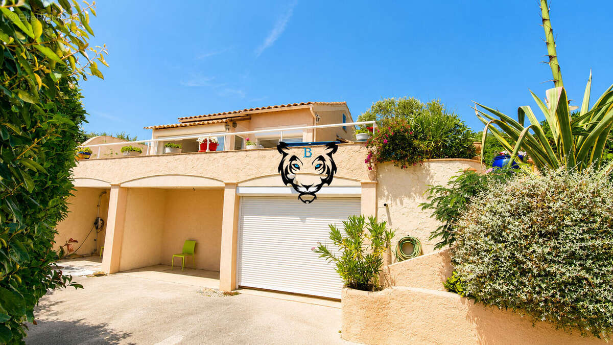 Maison à LES ISSAMBRES