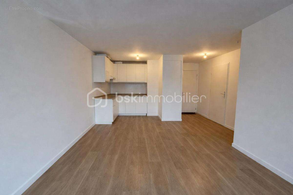 Appartement à COURCOURONNES