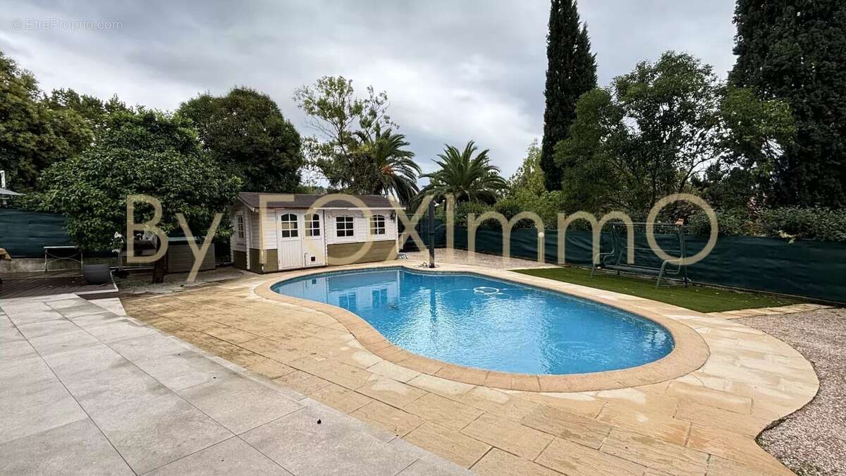 Maison à MANDELIEU-LA-NAPOULE