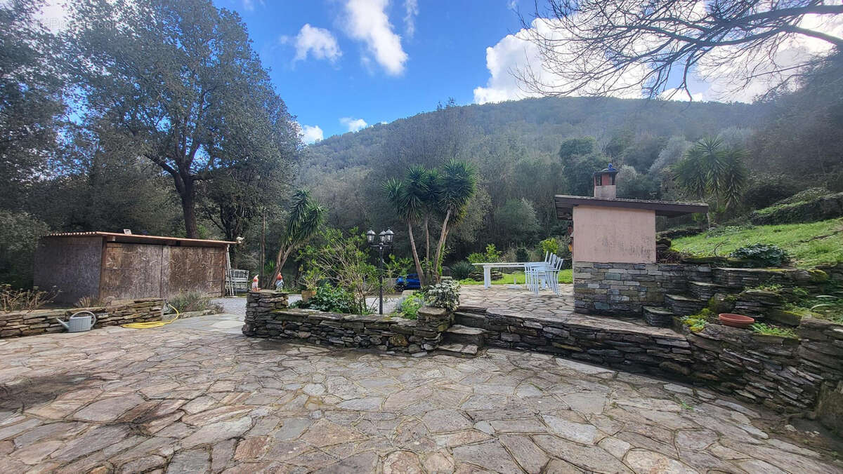 Maison à TOMINO