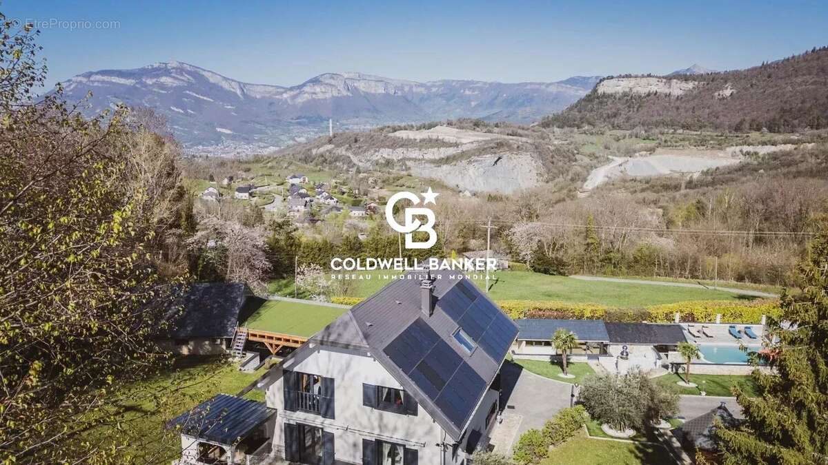 Maison à MONTAGNOLE