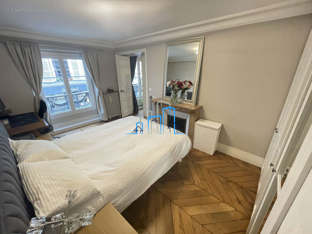 Appartement à PARIS-10E