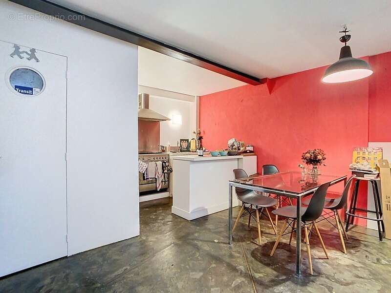 Appartement à PARIS-20E