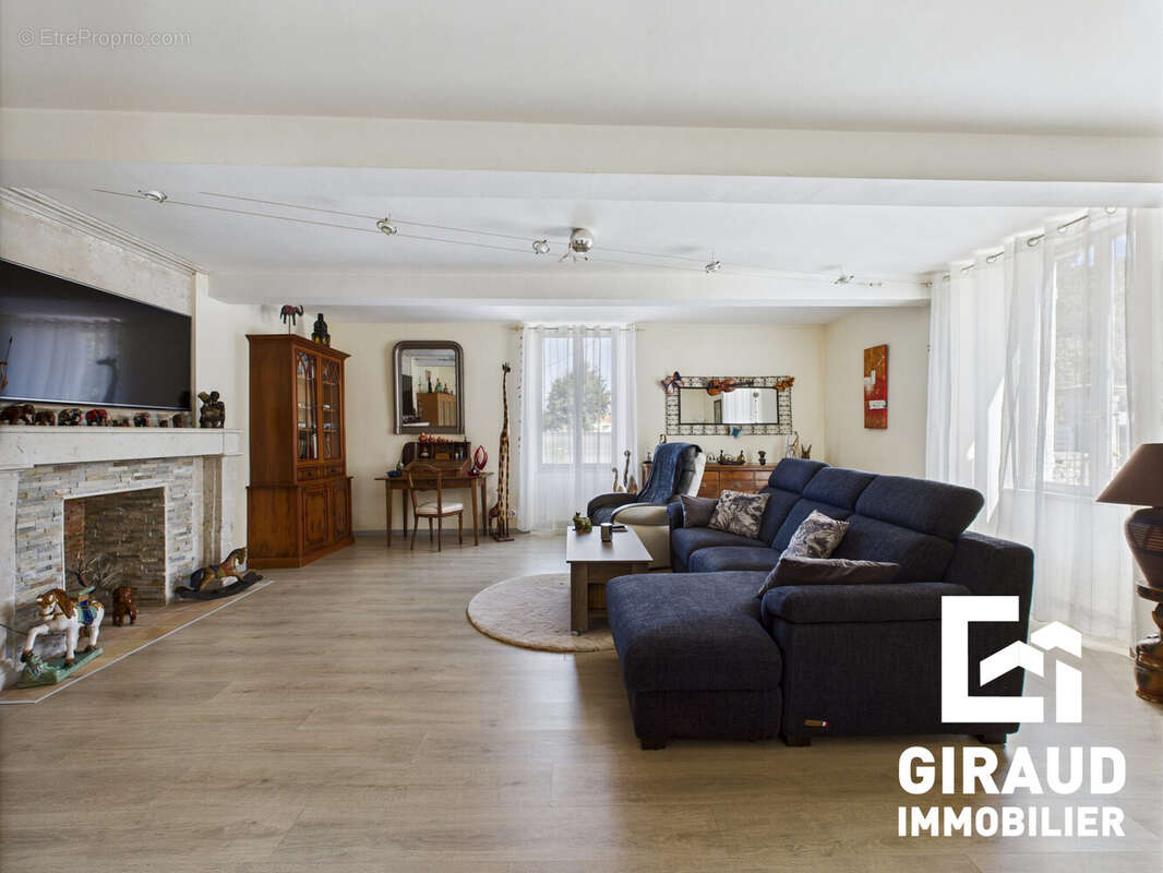 Maison à BOUILLE-COURDAULT