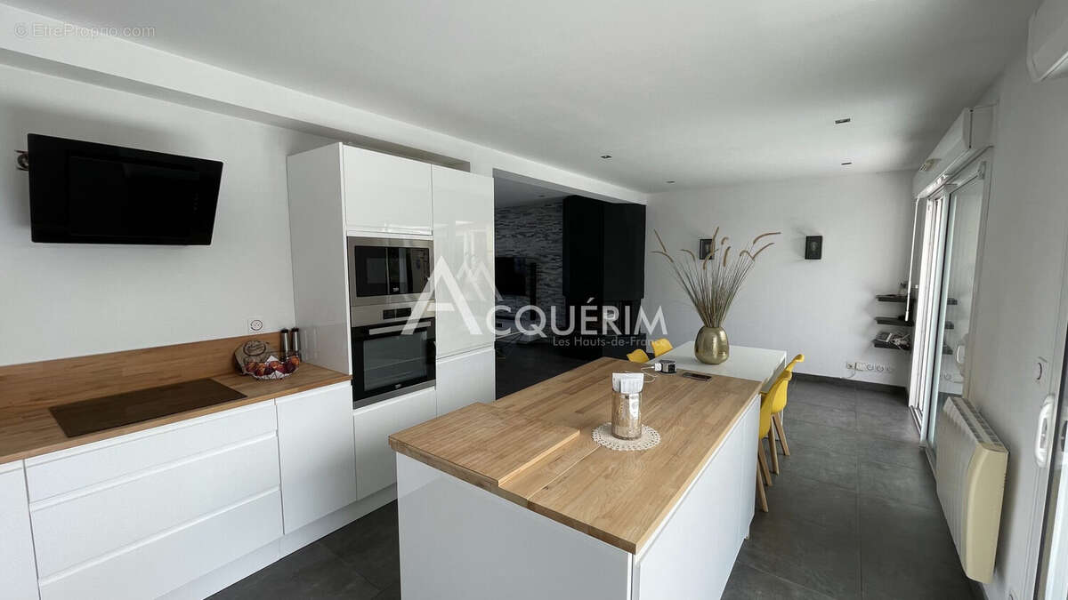 Maison à CAMPHIN-EN-CAREMBAULT