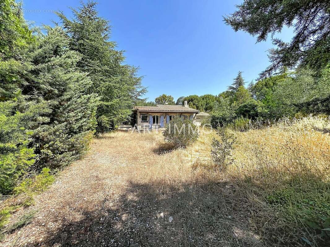 Maison de plain pied a rafraichir en zone uc - photo 17