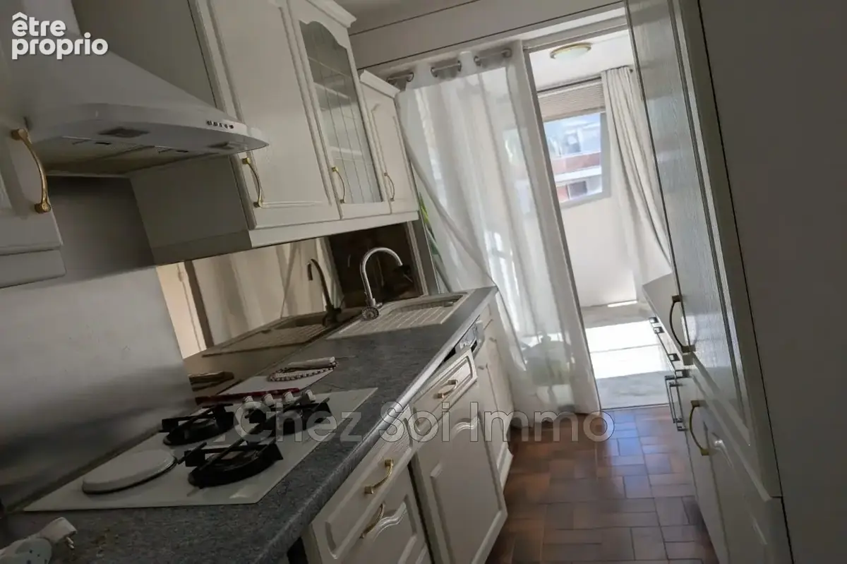 Appartement 54 m² à Saint-Laurent-Du-Var  - photo 7