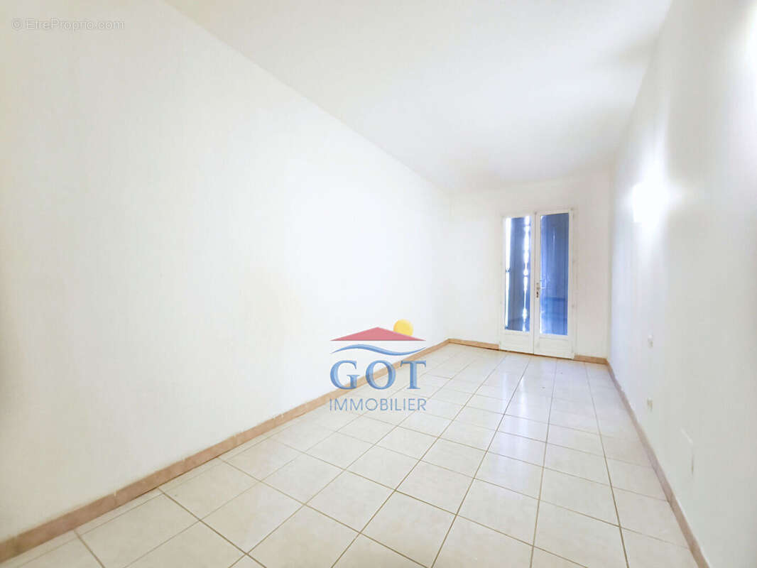 Appartement à SAINT-LAURENT-DE-LA-SALANQUE