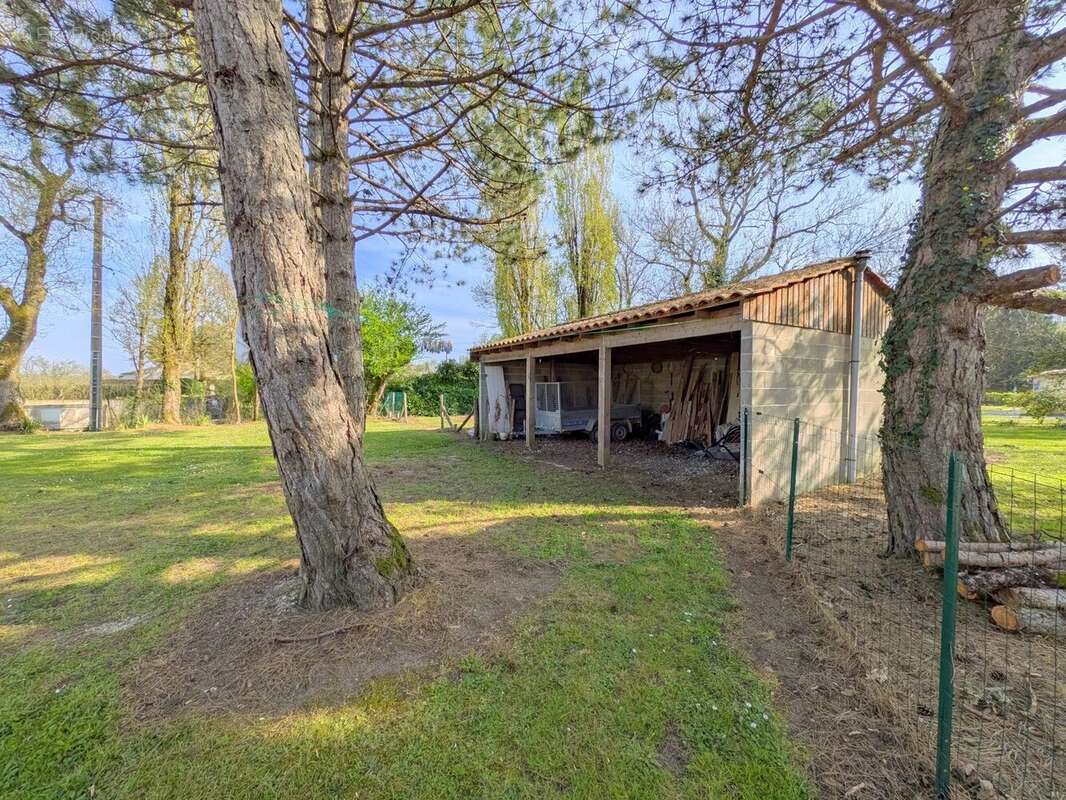 Maison à SAINT-GENIS-DE-SAINTONGE