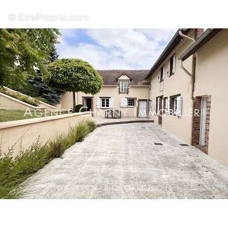 Maison 232 m² à Chambeugle  - photo 8