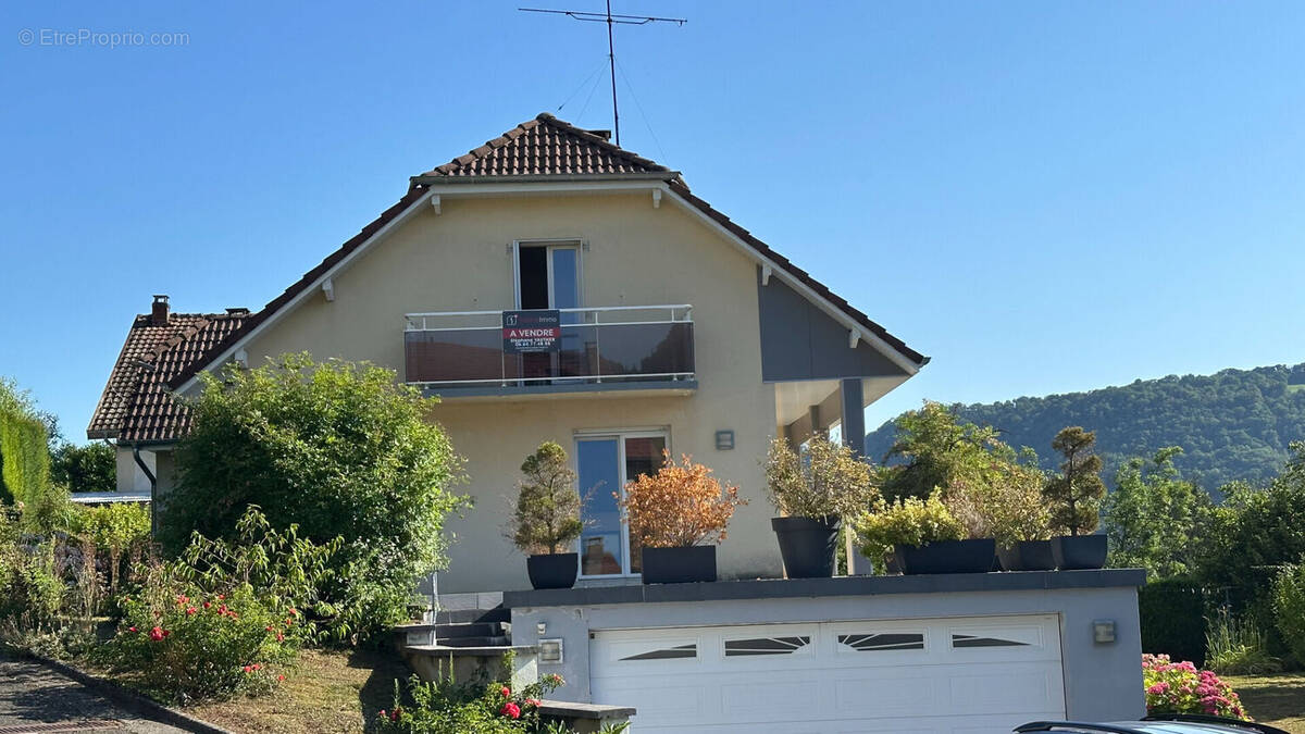 Maison à PONT-DE-ROIDE