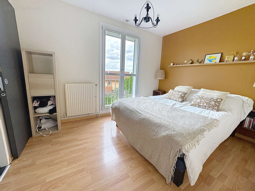 Maison à SAINT-GENIS-LAVAL