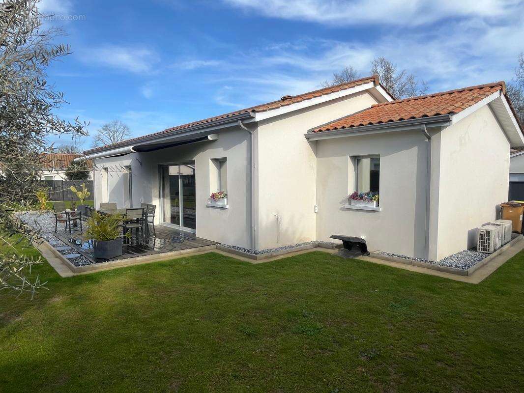 Maison à VAYRES