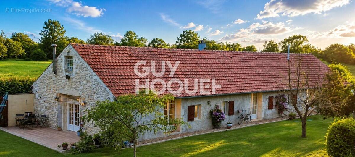 Maison à SURGERES