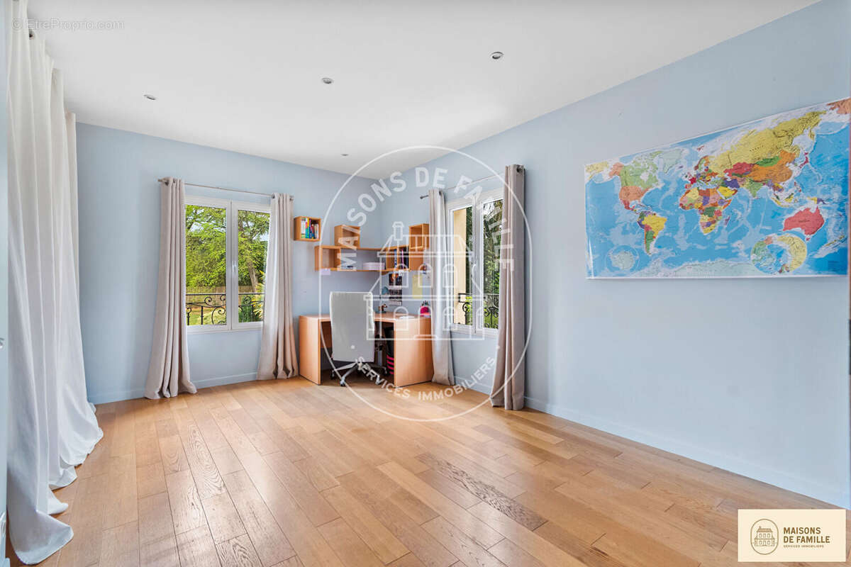 Maison à LE VESINET