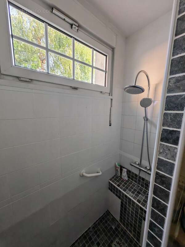 Maison bourgeoise de caractère  sur 3 niveaux–7 chambres – 2 salles d'eau,2 WC  Idéale pour une grande famille ou un investisseu - photo 12