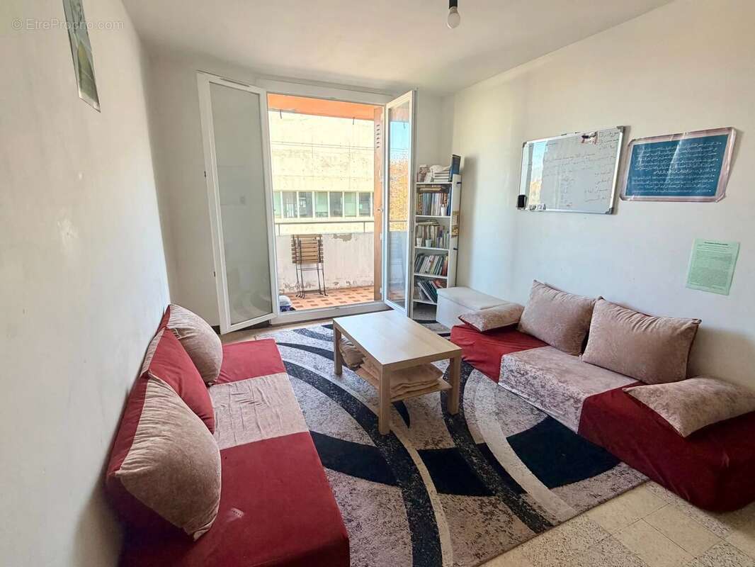 Appartement à MARSEILLE-3E
