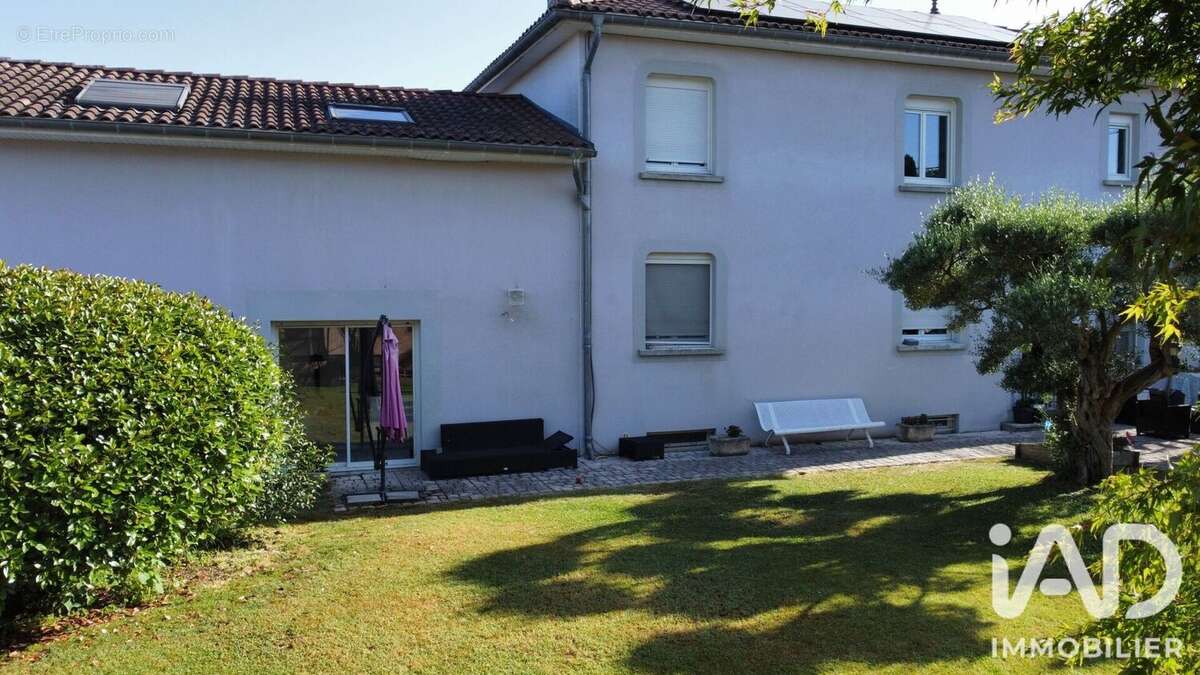Maison 250 m² à Aurensan  - photo 2