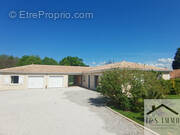 Maison à CHASSENEUIL-SUR-BONNIEURE