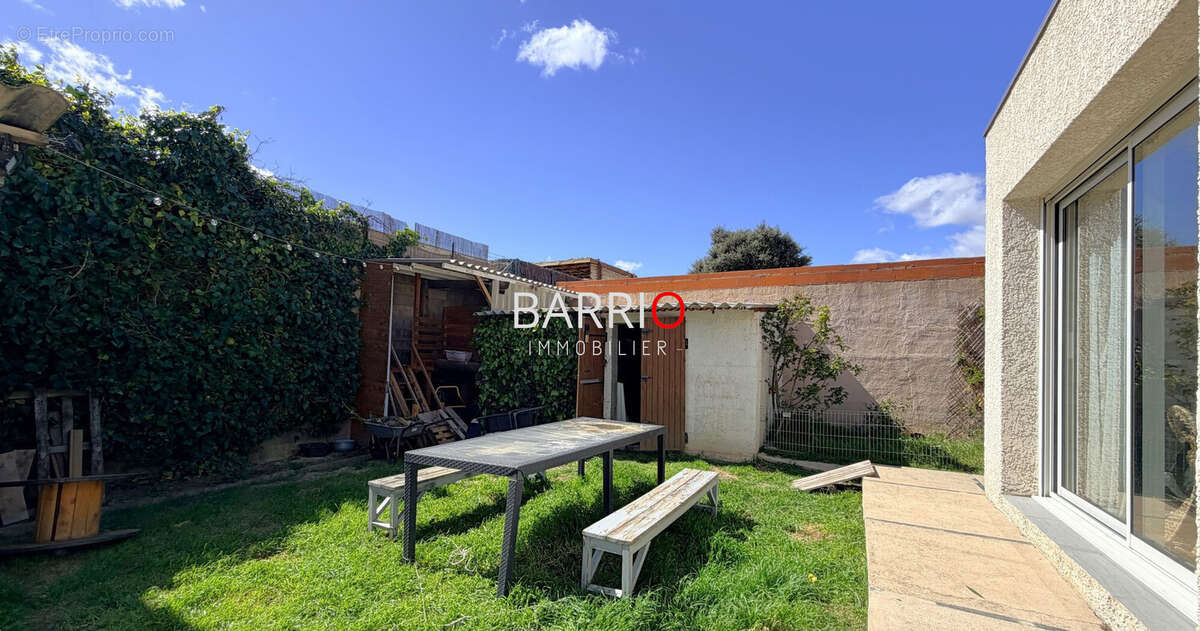 Maison à VILLELONGUE-DELS-MONTS